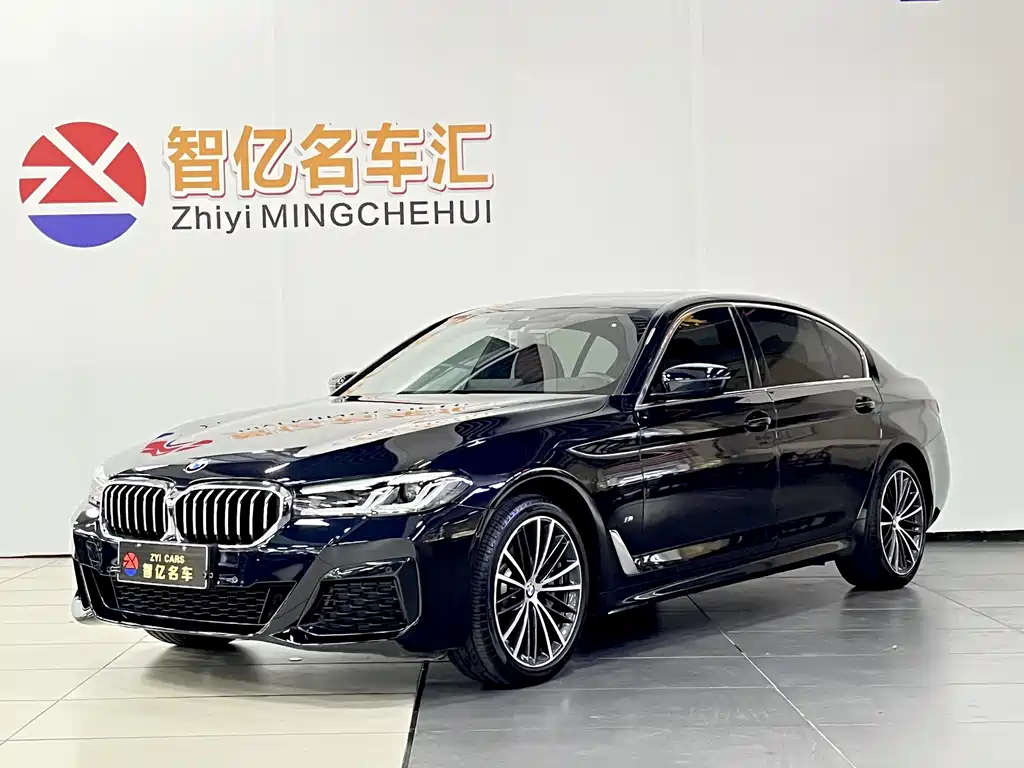 BMW 5 Series 2023 — фото 1