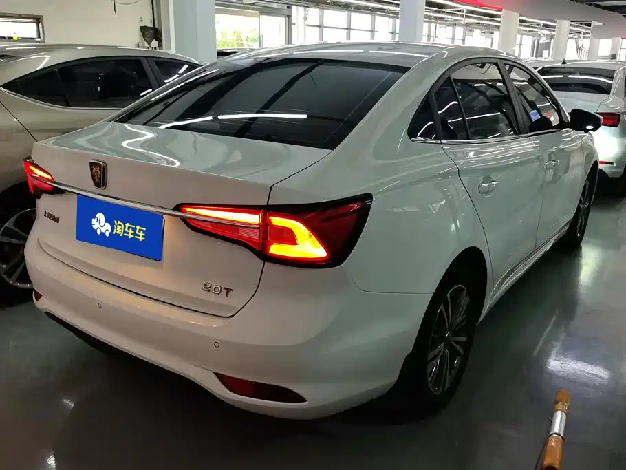 Roewe i5 2019