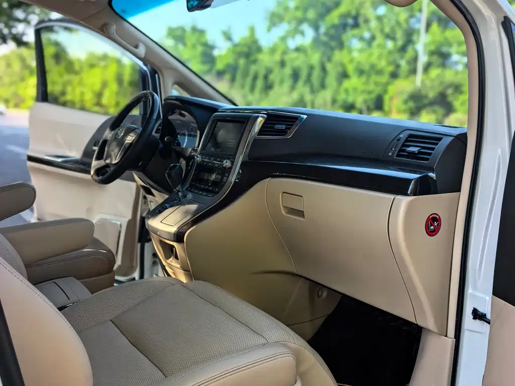 Toyota Alphard 2016 — фото 21
