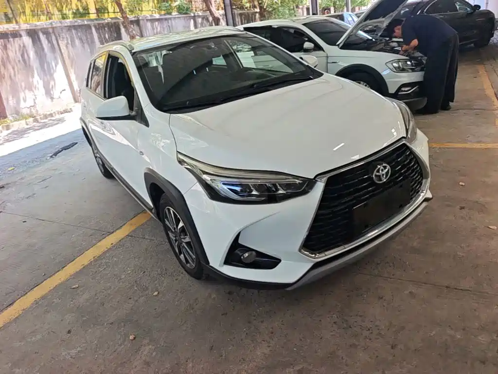 Toyota Yaris L 2021