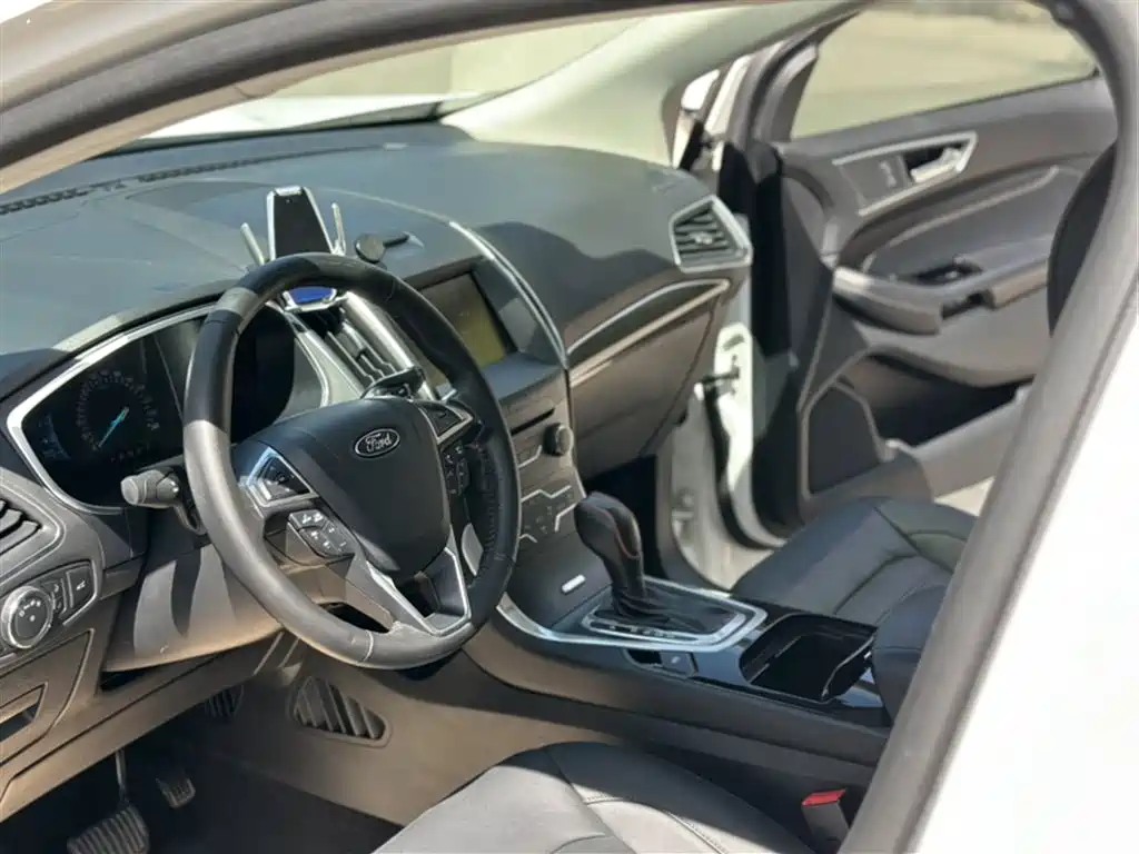 Ford Edge 2015 — фото 14