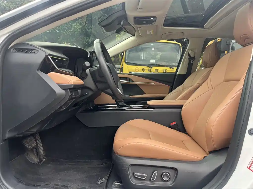 Toyota Camry 2025 — фото 20