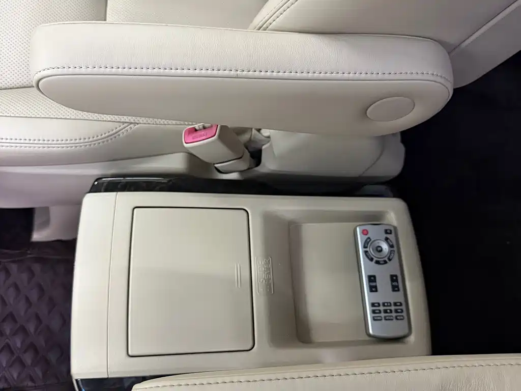 Toyota Alphard 2016 — фото 10