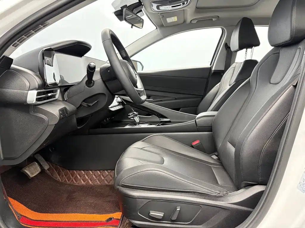 Hyundai Elantra 2023
