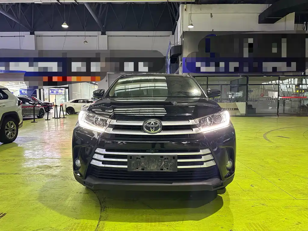 Toyota Highlander 2021 — фото 2