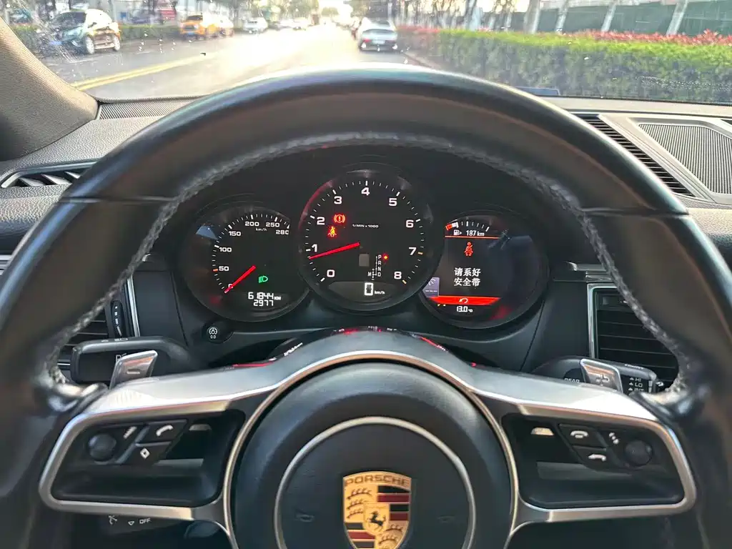 Porsche Macan 2016 — фото 8