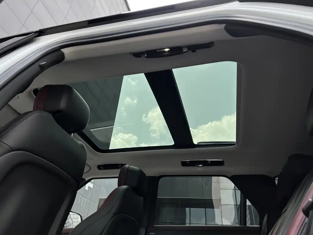 Land Rover Sport 2023 — фото 19