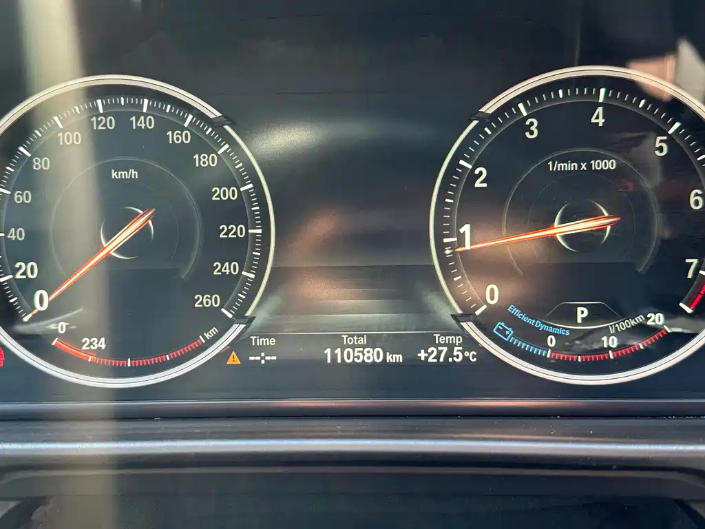 BMW 5 Series 2017 — фото 10