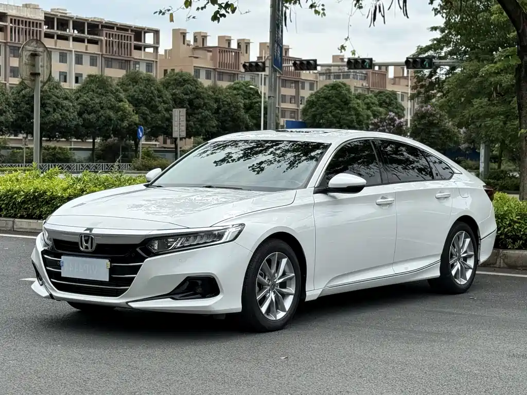 Honda Accord 2022 — фото 1