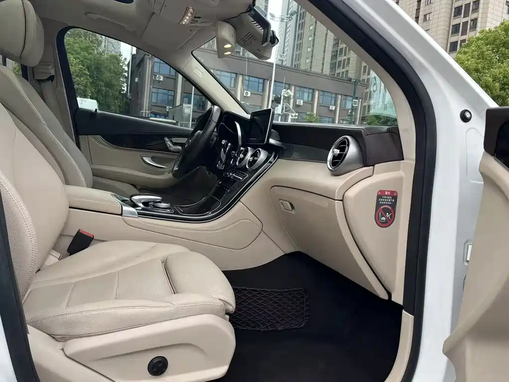 Mercedes-Benz GLC 2017 — фото 15