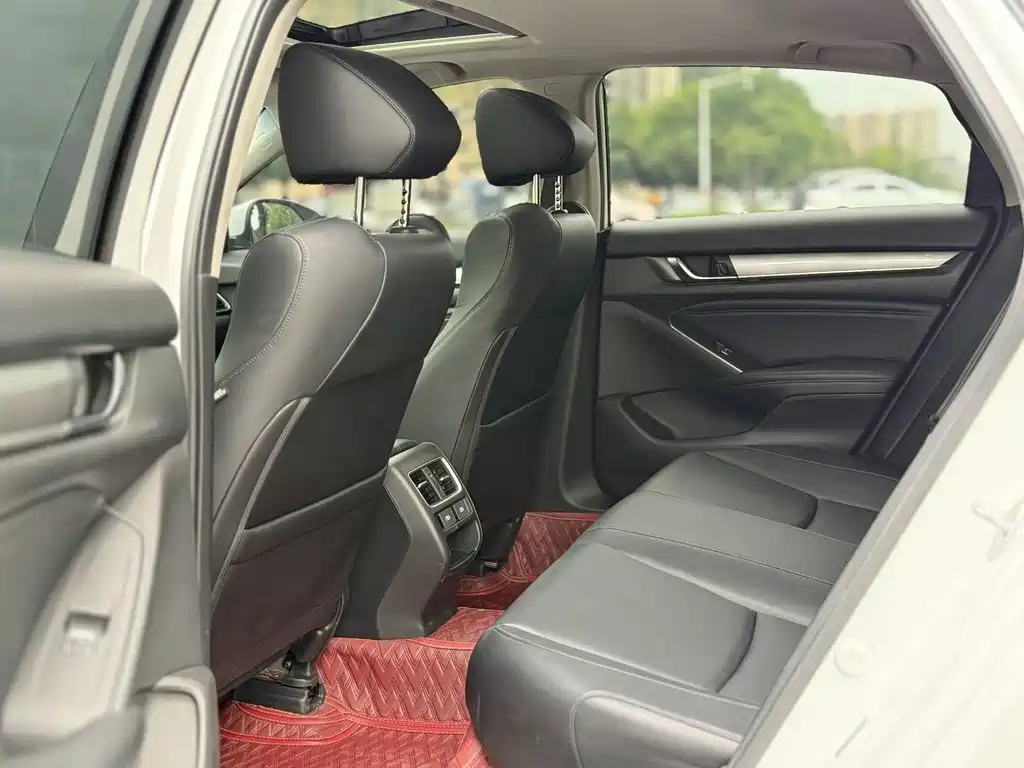 Honda Accord 2022 — фото 12
