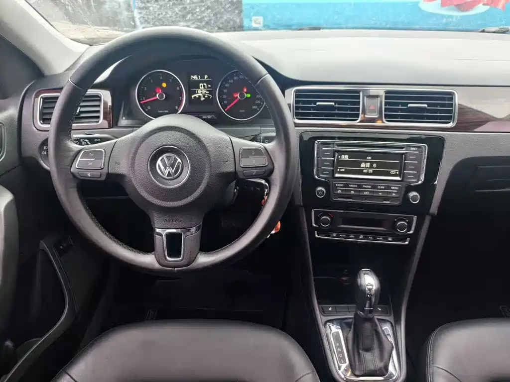 Volkswagen Santana 2015