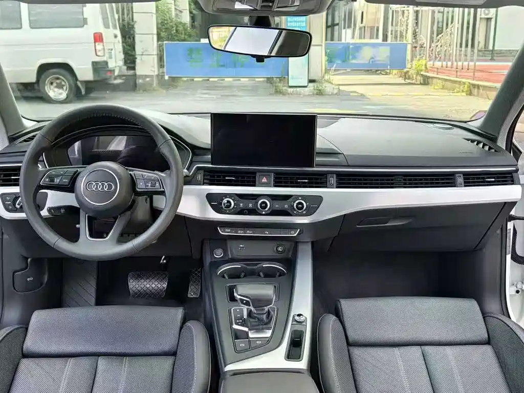 Audi A4L 2020 — фото 12