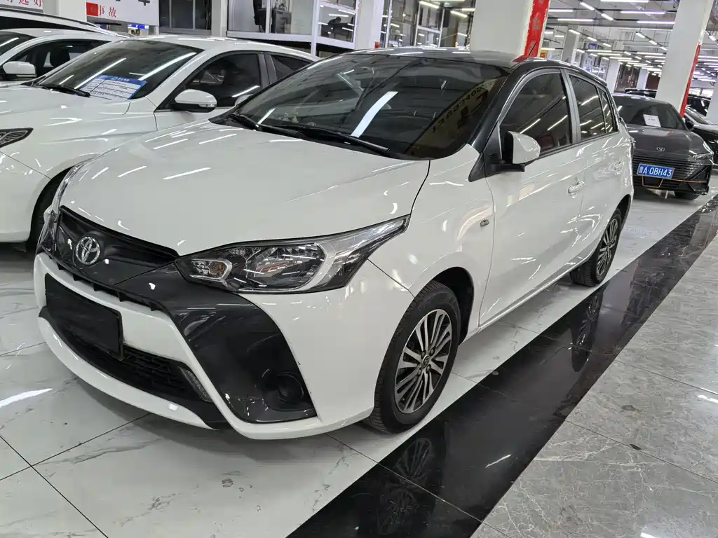 Toyota Yaris L 2020 — фото 1