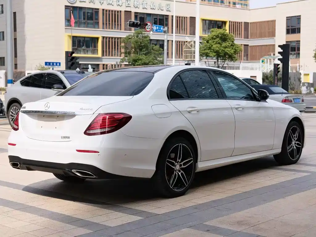 Mercedes-Benz E-Class 2017 — фото 7