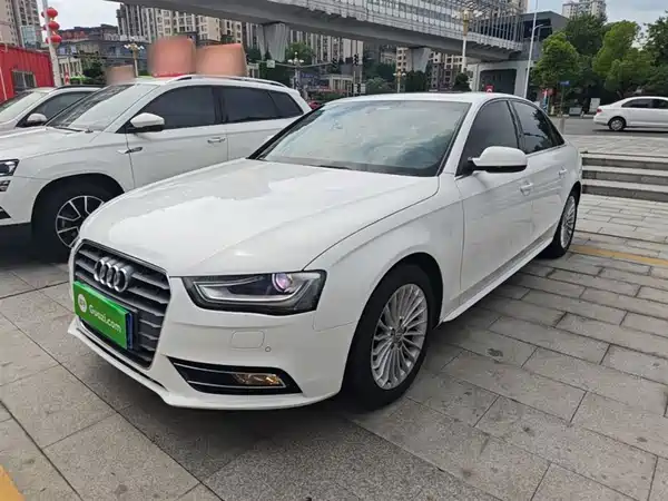 Audi A4L 2015