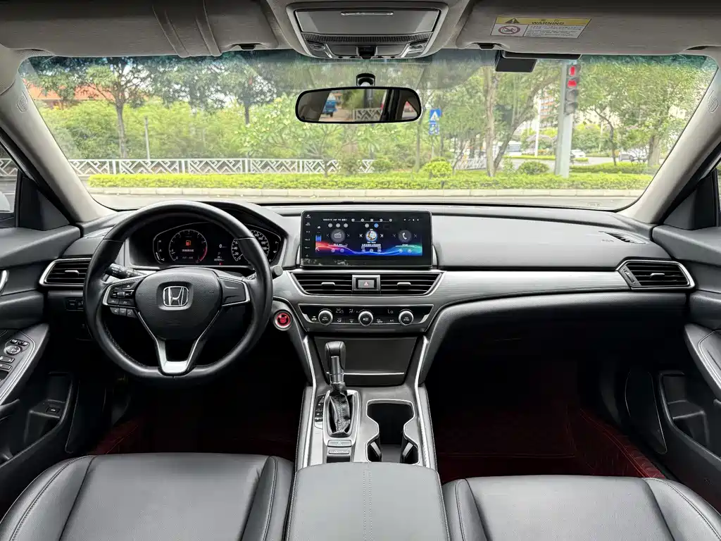 Honda Accord 2022 — фото 13