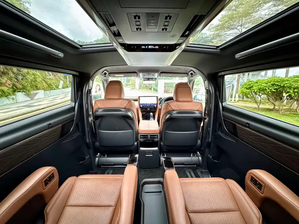 Toyota Vellfire 2026 — фото 10