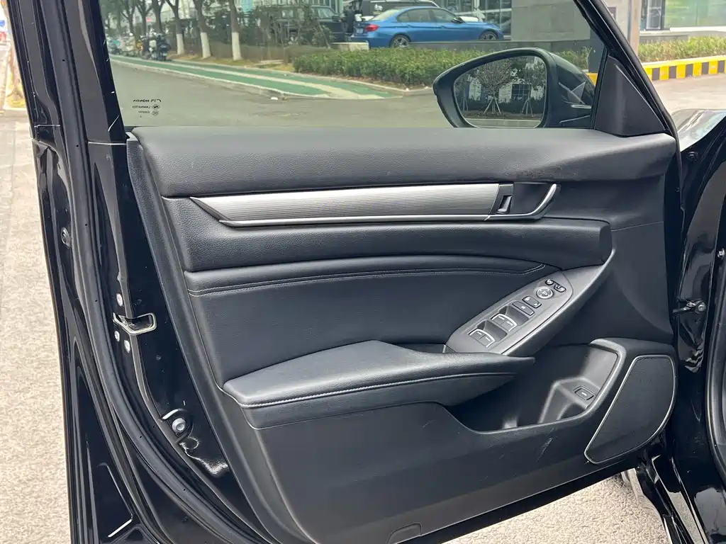Honda Accord 2020 — фото 14