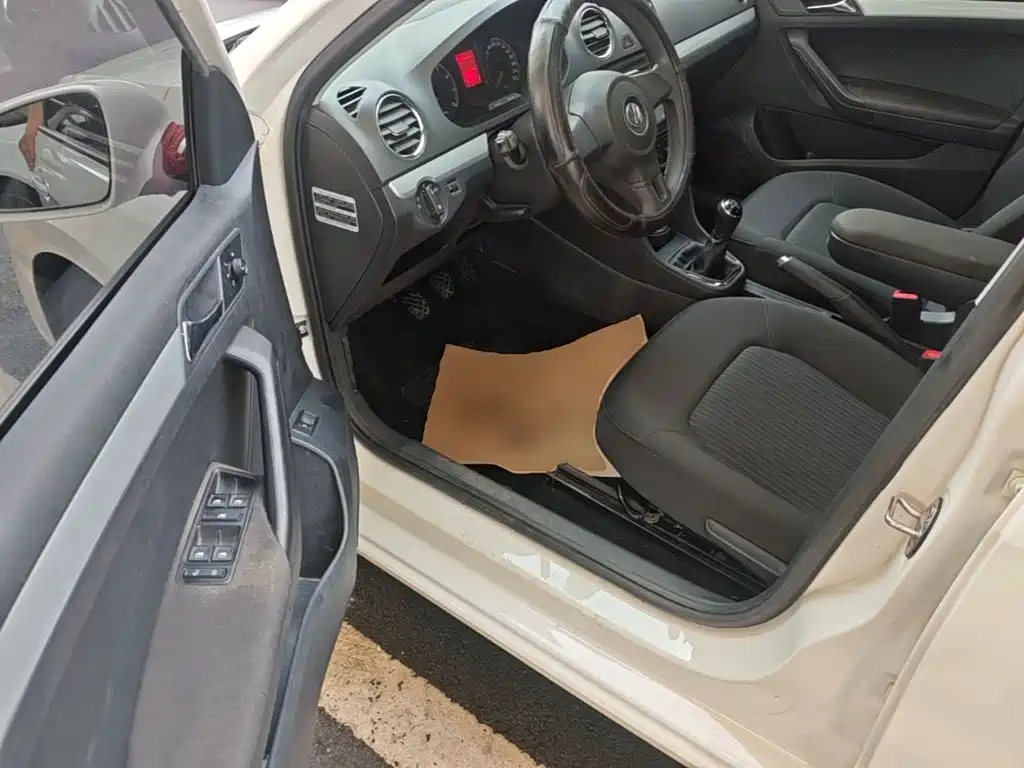 Volkswagen Jetta 2015 — фото 16