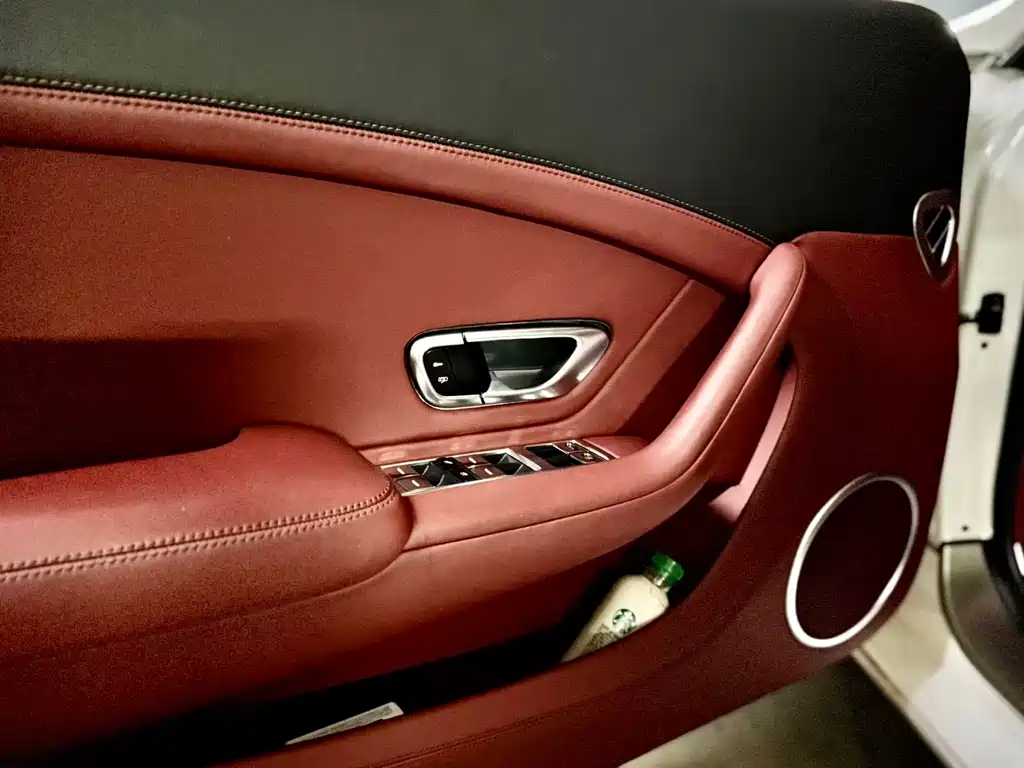 Bentley Continental 2017 — фото 8