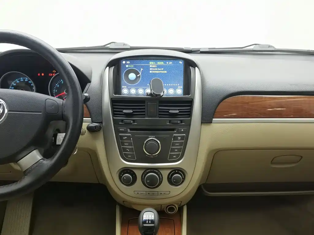 Buick Excelle 2015 — фото 12