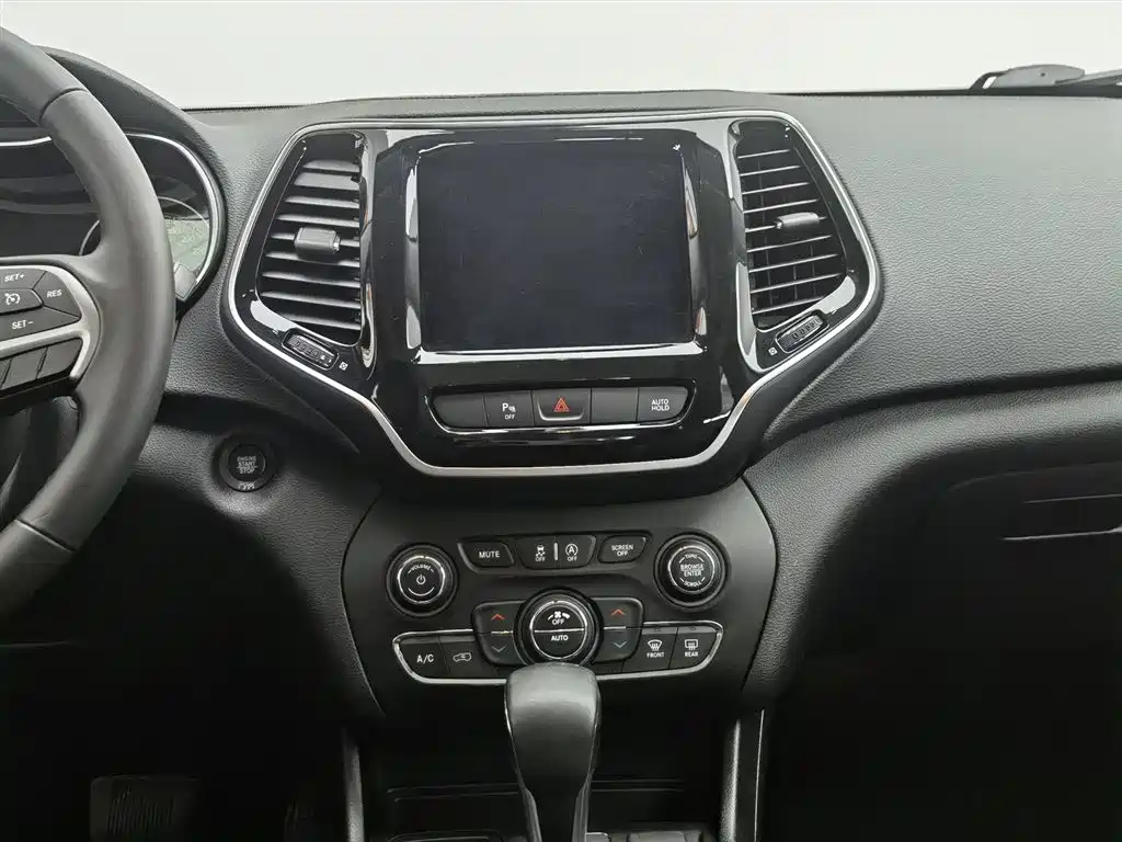 Jeep Cherokee 2019 — фото 12