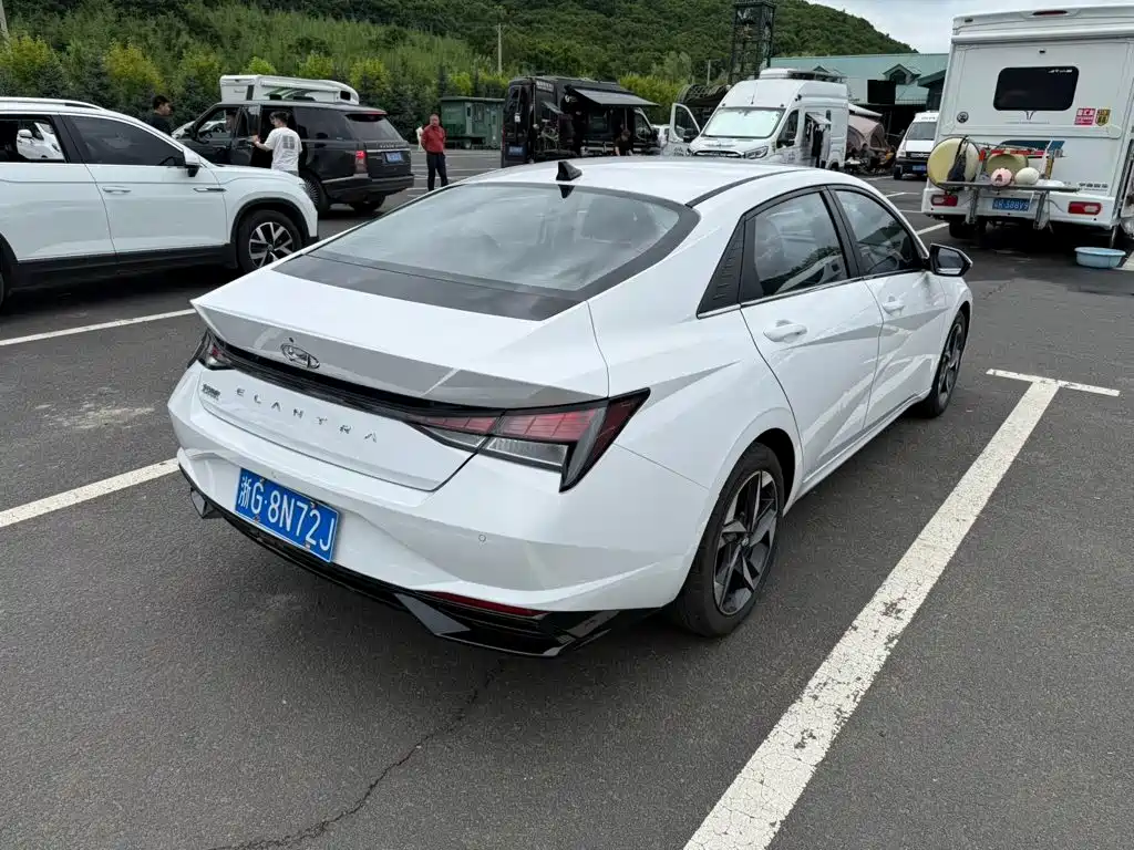 Hyundai Elantra 2023