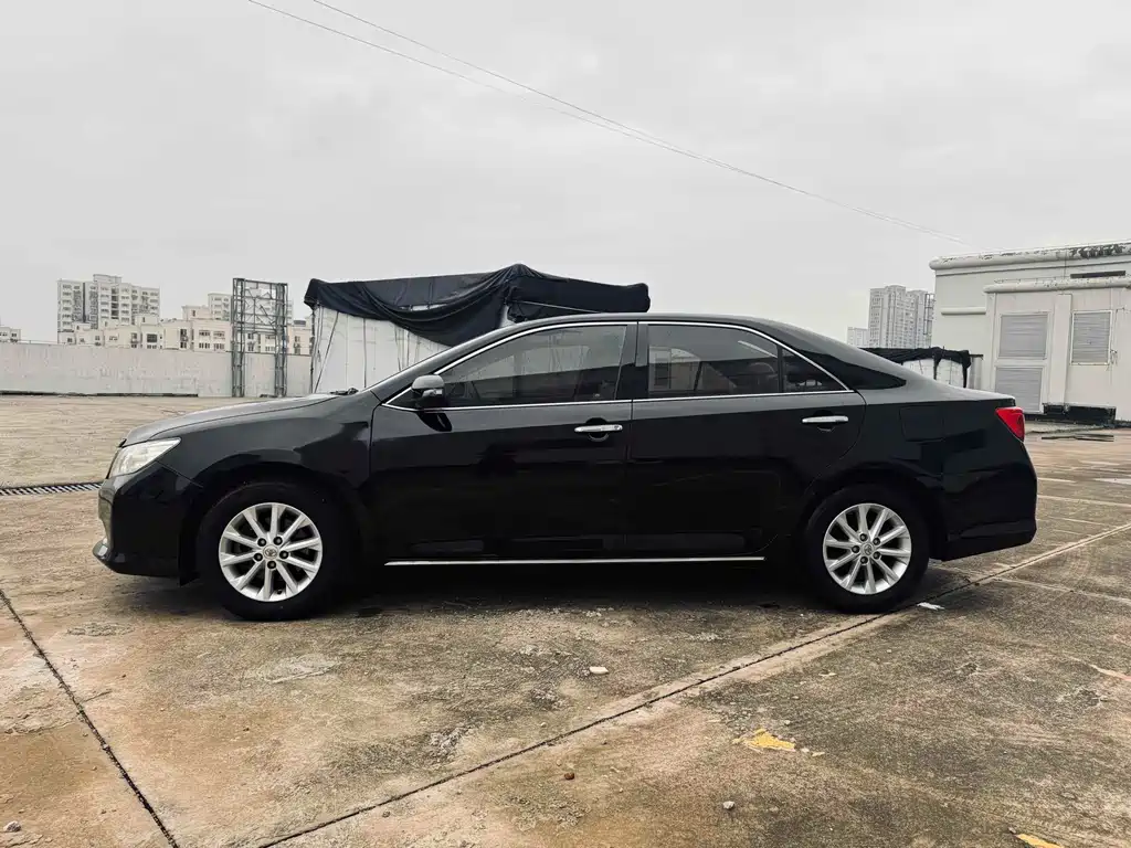 Toyota Camry 2014 — фото 9