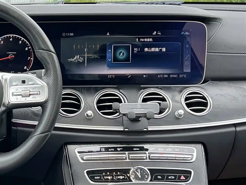 Mercedes-Benz E-Class 2019 — фото 16