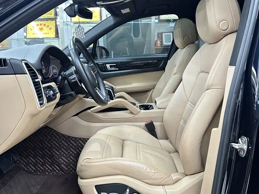 Porsche Cayenne 2018 — фото 9