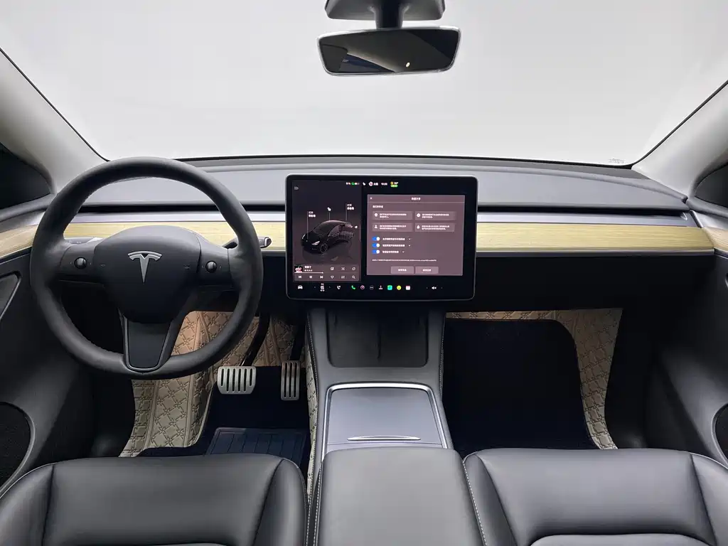 Tesla Model Y 2022 — фото 13