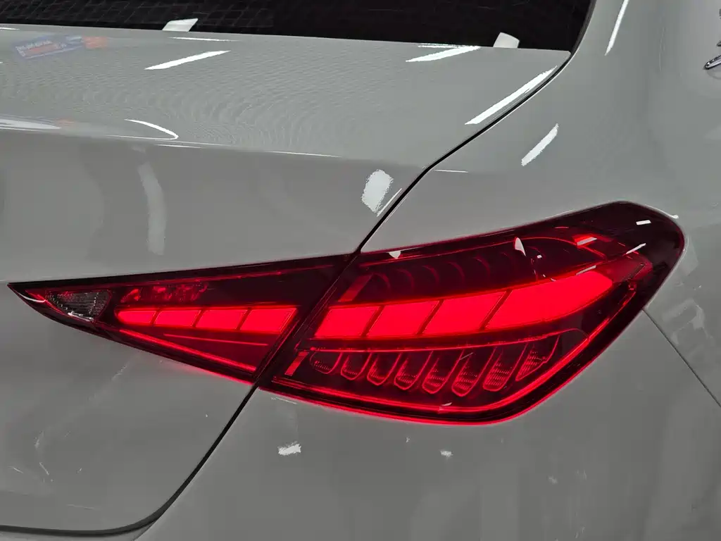 Mercedes-Benz C-Class 2023 — фото 9