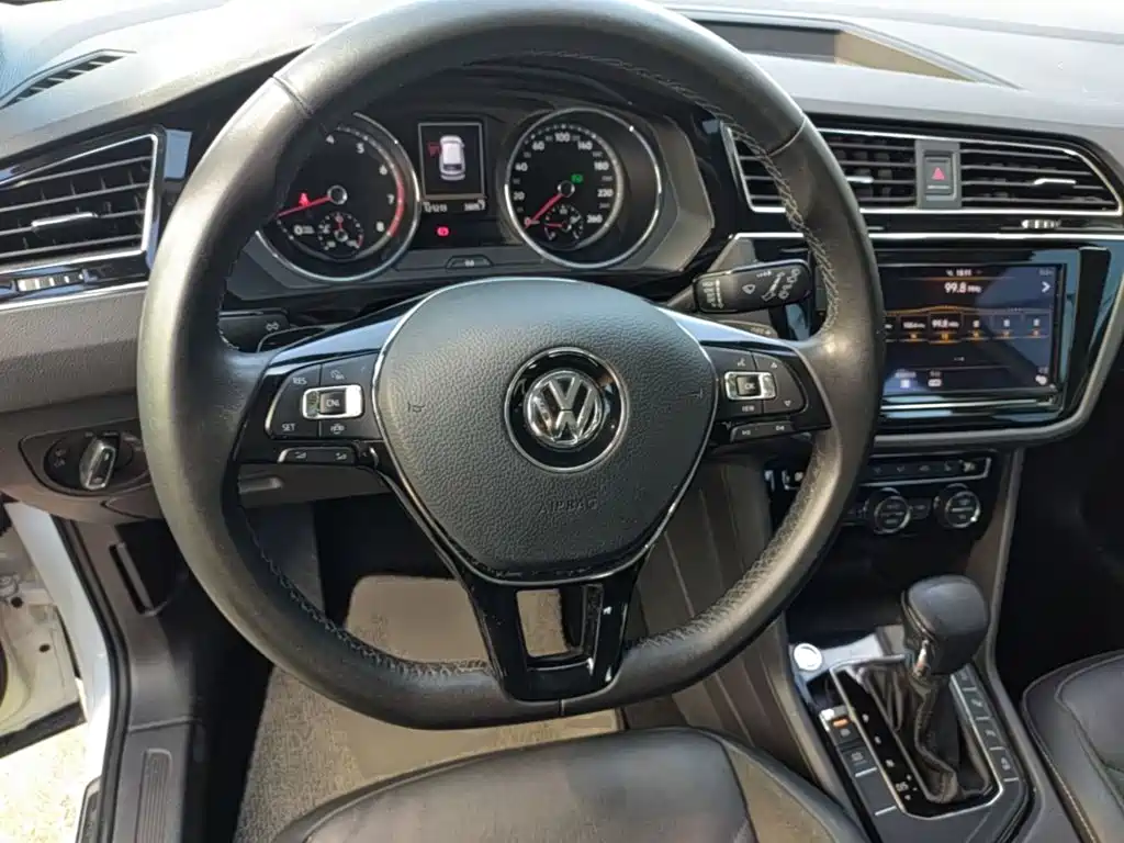 Volkswagen Tiguan L 2019 — фото 11