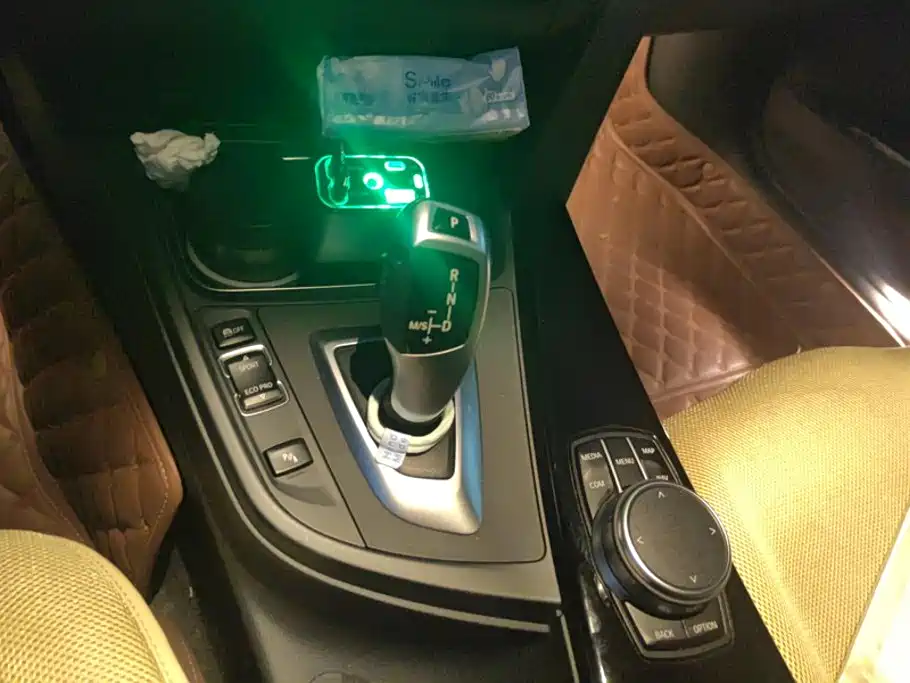 BMW 3 Series 2019 — фото 16