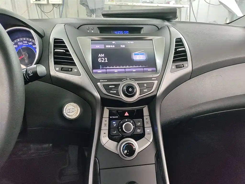 Hyundai Elantra Langdong 2017 — фото 13