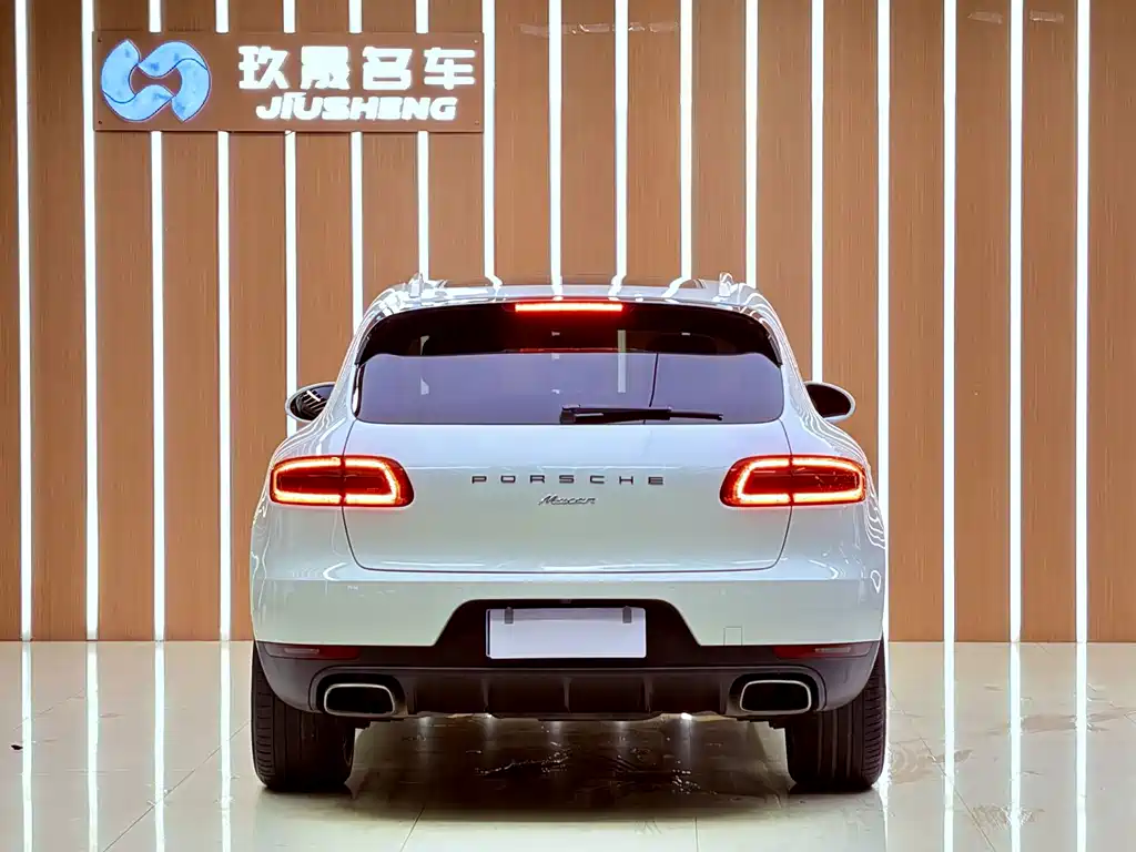 Porsche Macan 2016 — фото 19