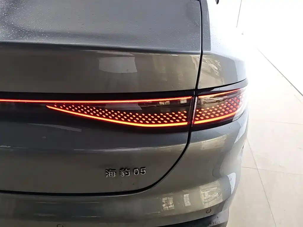 BYD Seal 05 DM-i 2025 — фото 8