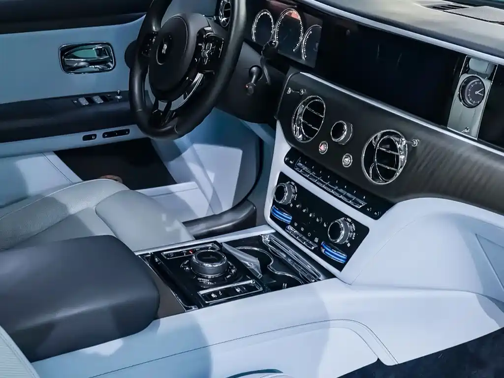 Rolls-Royce Ghost 2021 — фото 12