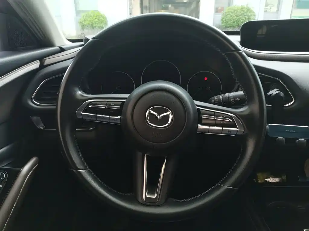 Mazda CX-30 2022 — фото 11
