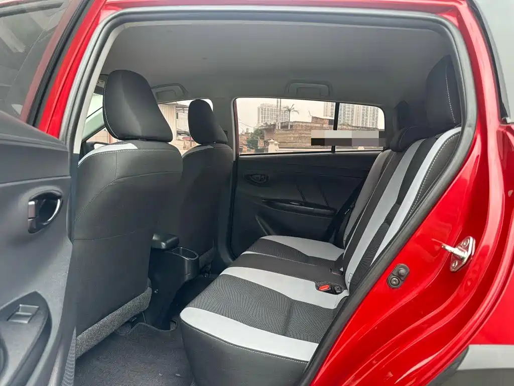 Toyota Yaris L 2022