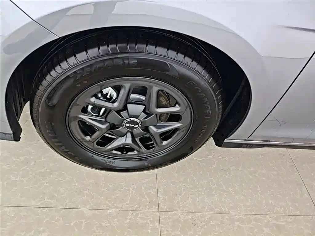 BYD Seal 05 DM-i 2025 — фото 23