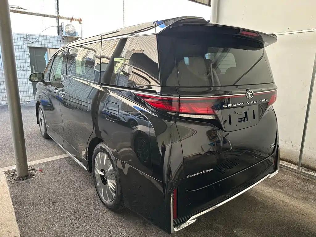 Toyota Vellfire 2025 — фото 8