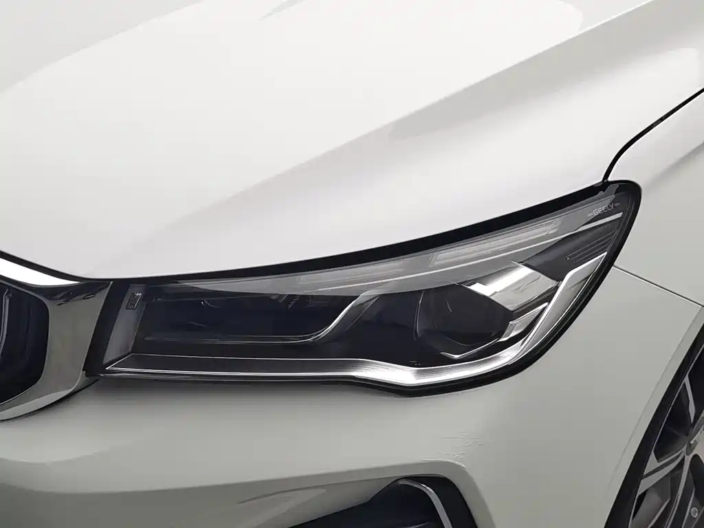 Geely Emgrand 2021