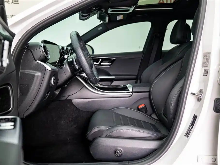 Mercedes-Benz C-Class 2023 — фото 10