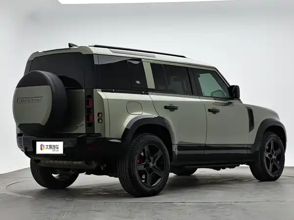 Land Rover Defender 2021