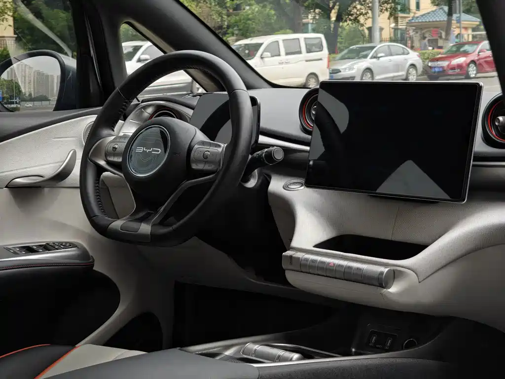 BYD Dolphin 2023 — фото 12