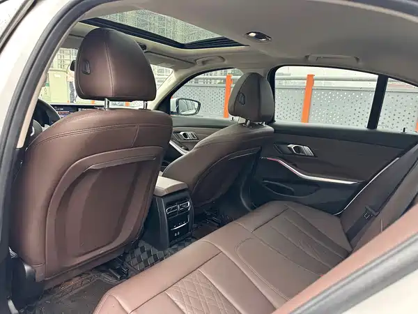 BMW 3 Series 2023