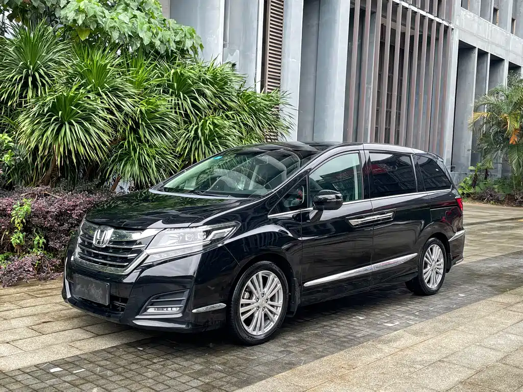 Honda Elysion 2017 — фото 1