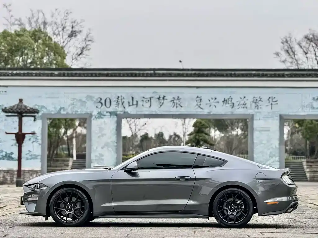 Ford Mustang 2023 — фото 7